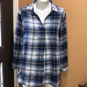 blue long sleeve plaid shirt
